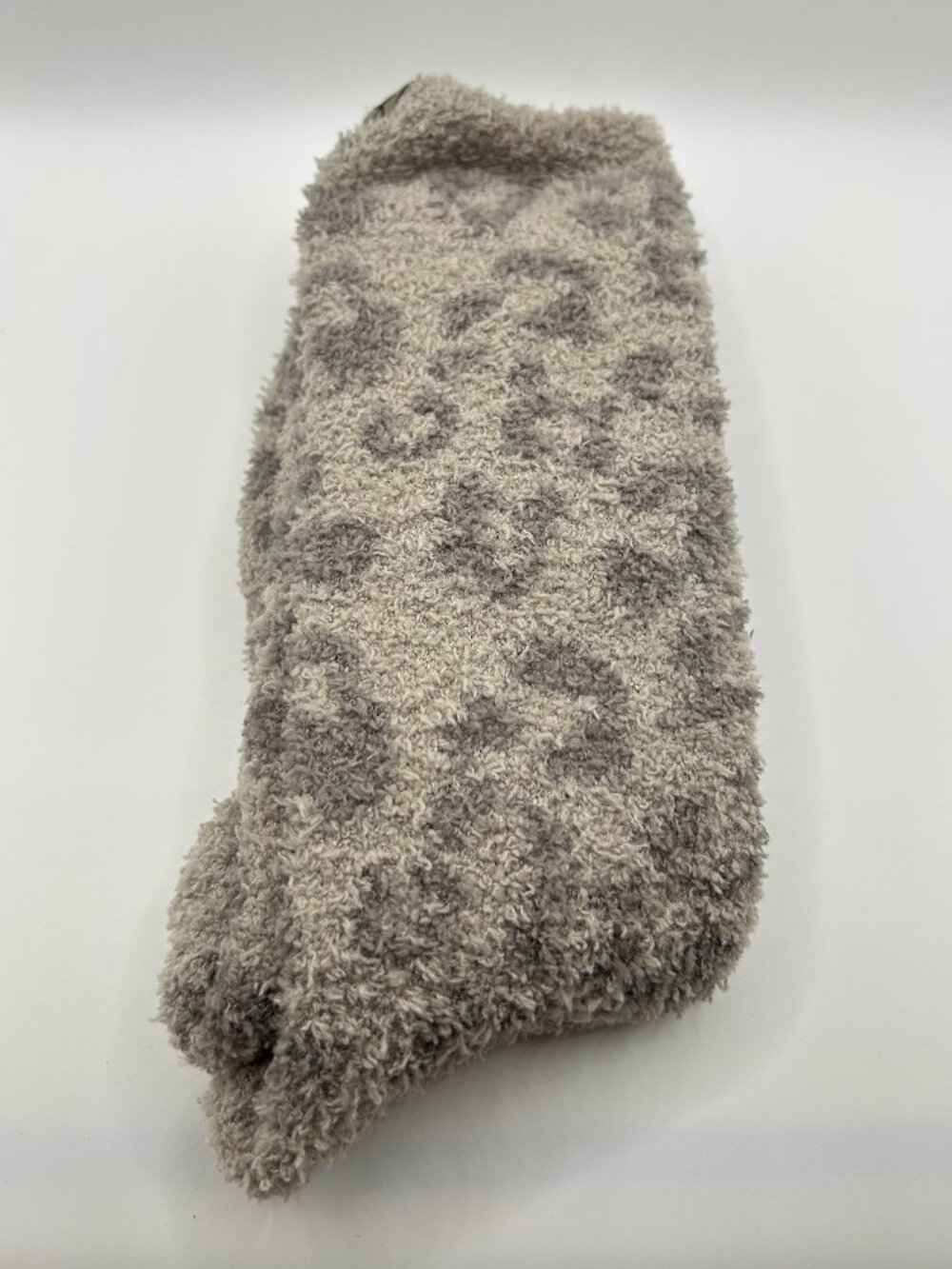 🐆 NWT CozyChic® Leopard Print Scrunchie & Socks Gift Set | Linen/Warm Gray - Picture 5 of 8